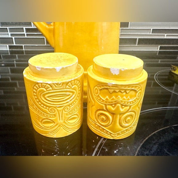 VTG Canary Yellow Ceramic Pitcher & Double Sided Tiki Cups marked Resper - Picture 9 of 13